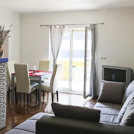 Apartment Mirjana *