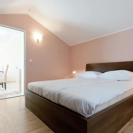 Apartment Mirjana Zadar