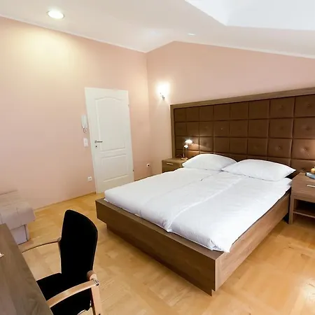 Apartment Mirjana *