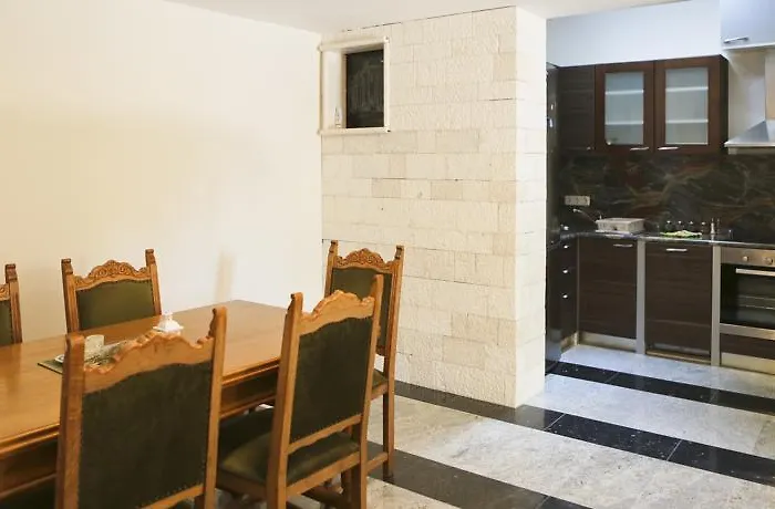 Mirjana Apartman Zára